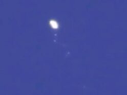 【衝撃証言】地球のそばに巨大"マザーシップ"？ 卵型UFOを次々放出… 告発者が語った話と、出回った「答え合わせ」映像の謎