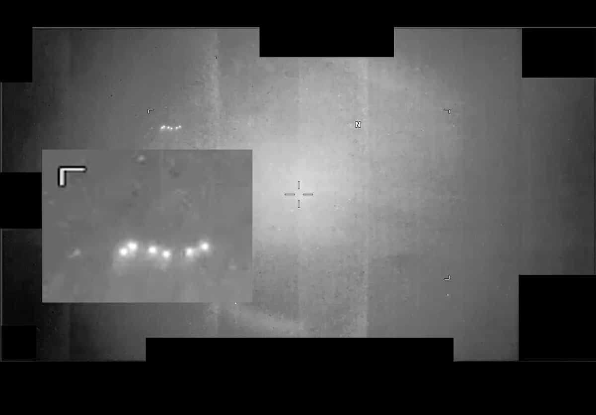 時速770kmで飛ぶ「6つの球体」の正体は鳥の群れだった!? 米軍公開のUFO映像を科学者チームが"点滅"から読み解くの画像1