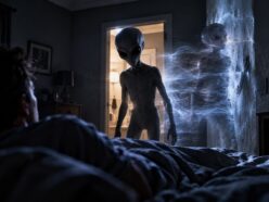エイリアンは"壁をすり抜けて"人間を連れ去る！？ 40年UFOを追った研究者が語る「量子トンネル」説