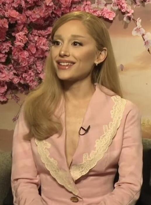 ″中身のないジャケット”が宙を漂った!? キアヌ・リーブスやアリアナ・グランデら7人のスターが明かした背筋も凍る心霊体験の画像3