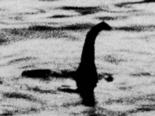ネッシー映像は「おそらく生き物」と英軍の画像分析部隊が判定していた!? 国防閣僚の「内密に」書簡で60年前の分析が再び脚光