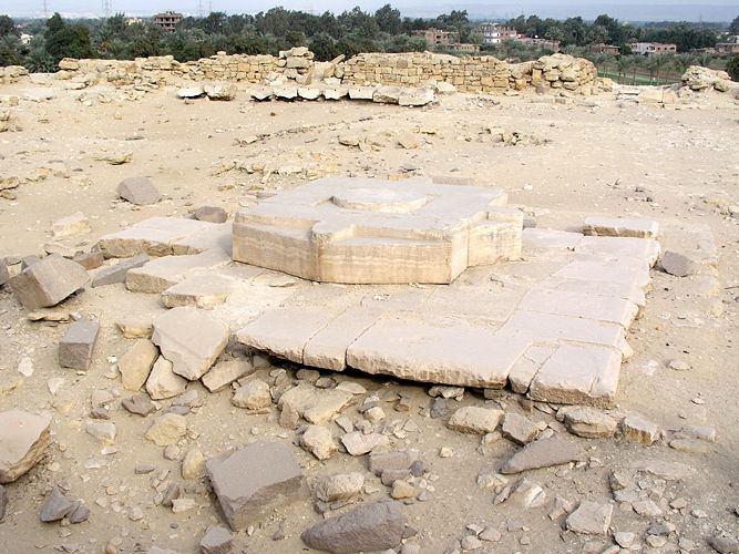 【スターゲート説】古代エジプトの「太陽神殿」に並ぶ謎の水盤は失われたマシンの部品!?の画像2