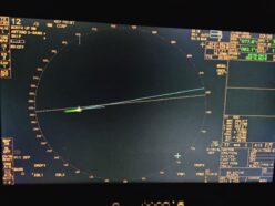 レーダーに映らない光球が夜の大西洋を乱舞!? 航海士2人が双眼鏡で捉えた「オーブ艦隊」と直径100m級の母船説